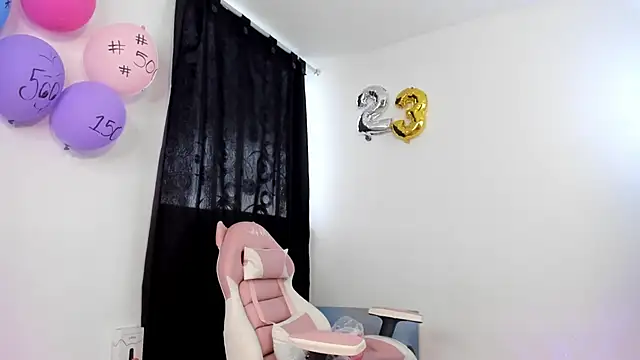 lovely kitt online show from 02/10/25, 08:53