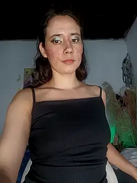 Snapshot of lovely_kitt chatting on 04/19/26, 12:43 lovely kitt online show from 04/19/26, 12:43