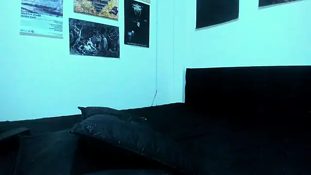 Snapshot of Van_Velckan chatting on 04/14/26, 03:01 Van Velckan online show from 04/14/26, 03:01