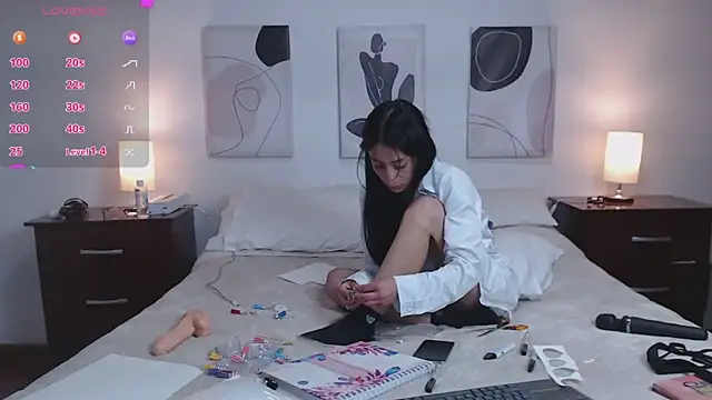 Snapshot of Lucy_joi chatting on 01/24/25, 06:35 Lucy joi online show from 01/24/25, 06:35