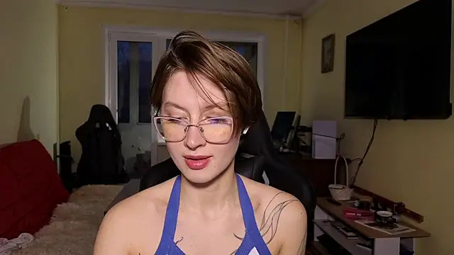 Snapshot of MalvinaBlum chatting on 12/05/25, 01:58 MalvinaBlum online show from 12/05/25, 01:58