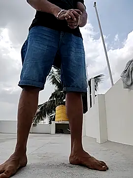 Snapshot of Daddys-small-lollipop chatting on 03/01/25, 05:31 Daddys-small-lollipop online show from 03/01/25, 05:31