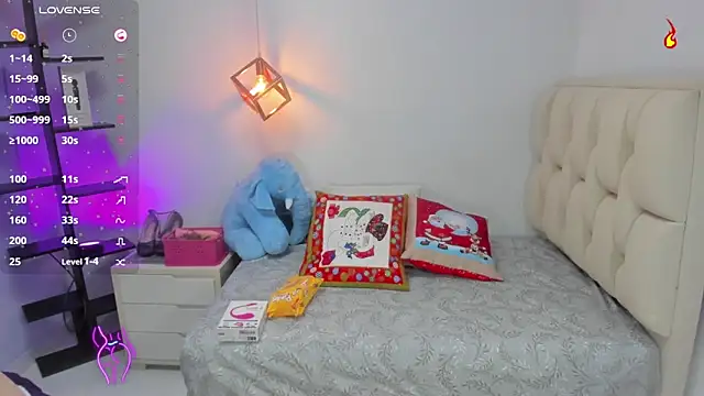 nailah love1 online show from 12/16/24, 12:27