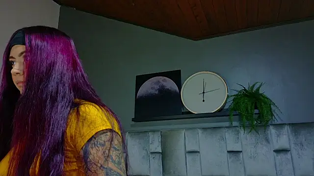 Snapshot of alaia-rogers chatting on 11/10/25, 11:31 alaia-rogers online show from 11/10/25, 11:31