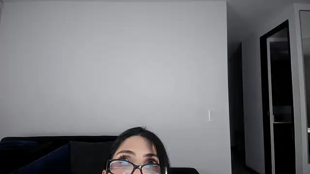 angelturned001 online show from 12/22/25, 11:13