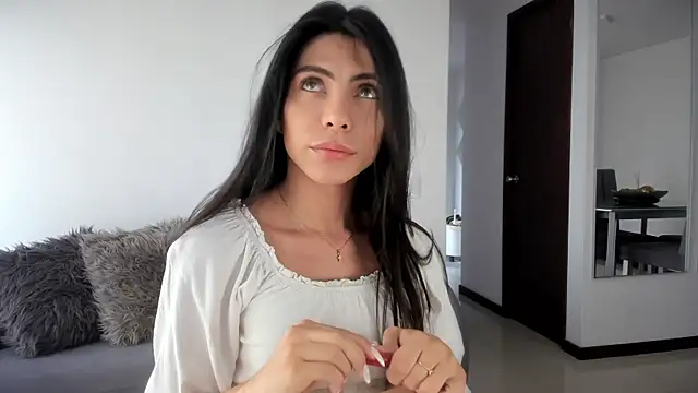 angelturned001 online show from 04/16/26, 07:03