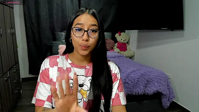 Snapshot of isa_bellaa0 chatting on 12/31/24, 08:37 isa bellaa0 online show from 12/31/24, 08:37