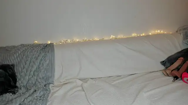 Snapshot of Mlleeffy chatting on 12/04/25, 09:12 Mlleeffy online show from 12/04/25, 09:12