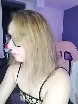 Snapshot of Yelena03 chatting on 03/03/25, 08:21 Yelena03 online show from 03/03/25, 08:21