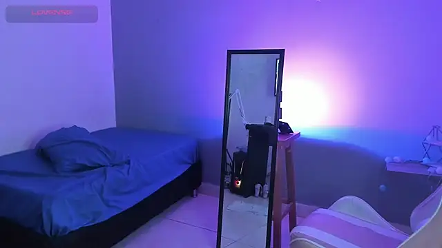 Snapshot of Yelena03 chatting on 03/16/25, 01:49 Yelena03 online show from 03/16/25, 01:49