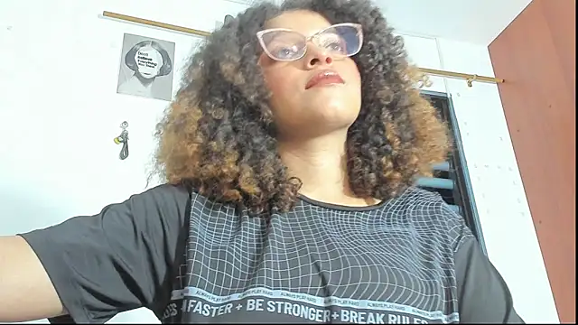 Ada gales  online show from 11/25/25, 03:06