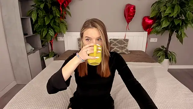 IceDanielles online show from 03/18/25, 05:31