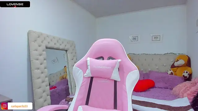 Snapshot of carlaperez_ chatting on 01/11/25, 03:55 carlaperez  online show from 01/11/25, 03:55