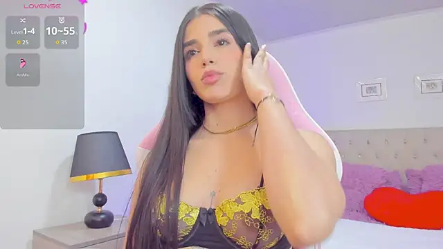 Snapshot of carlaperez_ chatting on 10/08/25, 01:25 carlaperez  online show from 10/08/25, 01:25