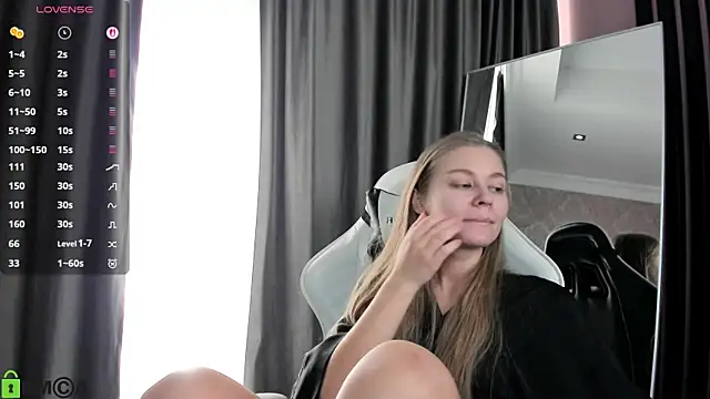 Polumna cute online show from 12/21/25, 09:16