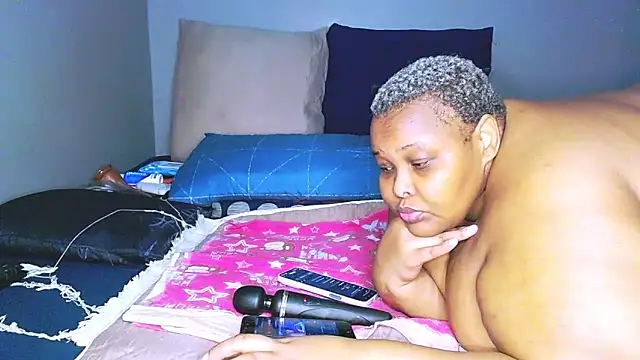 Snapshot of fatafricanqueen chatting on 03/12/26, 09:32 fatafricanqueen online show from 03/12/26, 09:32