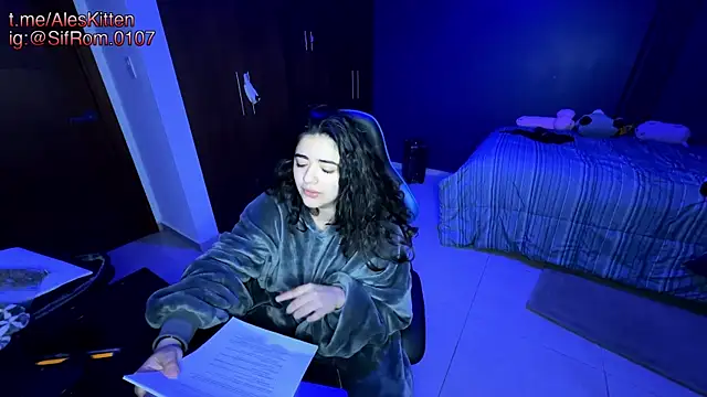 Snapshot of Ales_Kitten chatting on 03/12/25, 01:47 Ales Kitten online show from 03/12/25, 01:47