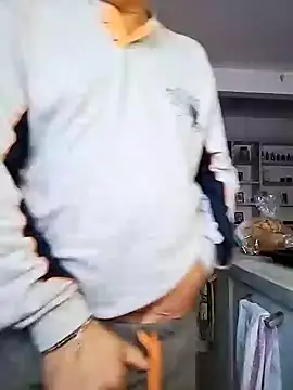 Snapshot of MATTIS11 chatting on 12/31/24, 08:15 MATTIS11 online show from 12/31/24, 08:15