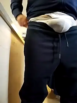 Snapshot of MATTIS11 chatting on 03/11/25, 03:12 MATTIS11 online show from 03/11/25, 03:12