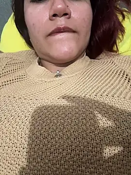 Snapshot of ZUCAAT chatting on 03/01/25, 04:37 ZUCAAT online show from 03/01/25, 04:37