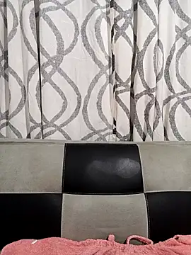 Snapshot of ZUCAAT chatting on 03/07/25, 02:57 ZUCAAT online show from 03/07/25, 02:57