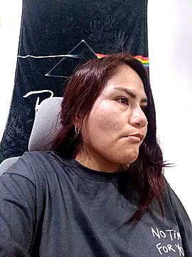 Snapshot of ZUCAAT chatting on 10/04/25, 05:27 ZUCAAT online show from 10/04/25, 05:27