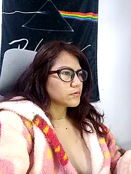 Snapshot of ZUCAAT chatting on 10/09/25, 03:43 ZUCAAT online show from 10/09/25, 03:43