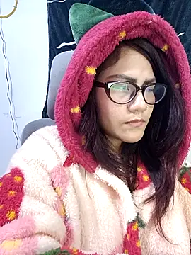 Snapshot of ZUCAAT chatting on 10/11/25, 04:01 ZUCAAT online show from 10/11/25, 04:01