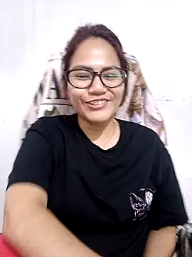 Snapshot of ZUCAAT chatting on 10/28/25, 04:27 ZUCAAT online show from 10/28/25, 04:27