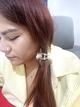 Snapshot of ZUCAAT chatting on 12/05/25, 04:32 ZUCAAT online show from 12/05/25, 04:32