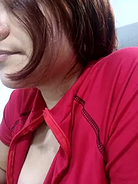 Snapshot of ZUCAAT chatting on 01/09/26, 03:53 ZUCAAT online show from 01/09/26, 03:53