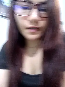 Snapshot of ZUCAAT chatting on 02/22/26, 04:24 ZUCAAT online show from 02/22/26, 04:24