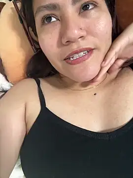 Snapshot of ZUCAAT chatting on 02/22/26, 11:03 ZUCAAT online show from 02/22/26, 11:03