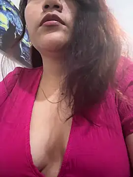 Snapshot of ZUCAAT chatting on 02/24/26, 03:37 ZUCAAT online show from 02/24/26, 03:37