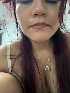 Snapshot of ZUCAAT chatting on 06/12/26, 03:49 ZUCAAT online show from 06/12/26, 03:49