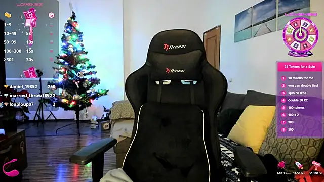 Snapshot of PlayfulGoddess chatting on 12/20/24, 05:08 PlayfulGoddess online show from 12/20/24, 05:08