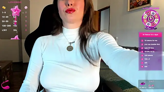 Snapshot of PlayfulGoddess chatting on 02/19/25, 02:44 PlayfulGoddess online show from 02/19/25, 02:44