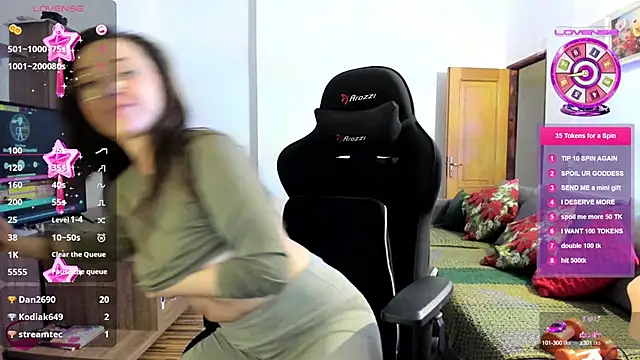 Snapshot of PlayfulGoddess chatting on 03/05/25, 04:46 PlayfulGoddess online show from 03/05/25, 04:46