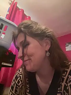 Lwhite1 online show from 02/08/25, 04:57