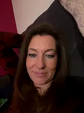 Lwhite1 online show from 11/21/25, 04:27