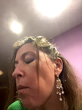 Lwhite1 online show from 12/19/25, 04:47