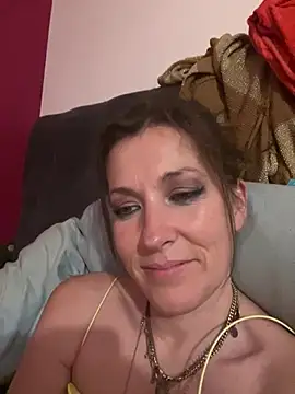 Snapshot of Lwhite1 chatting on 05/20/26, 10:16 Lwhite1 online show from 05/20/26, 10:16