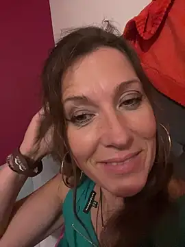 Snapshot of Lwhite1 chatting on 06/29/26, 10:54 Lwhite1 online show from 06/29/26, 10:54