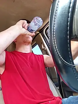 Snapshot of REDHAMMER_ chatting on 09/10/25, 08:20 REDHAMMER  online show from 09/10/25, 08:20