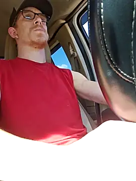 Snapshot of REDHAMMER_ chatting on 09/25/25, 08:34 REDHAMMER  online show from 09/25/25, 08:34