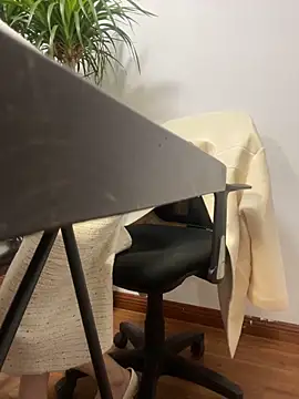 Annabody online show from 12/24/24, 08:33