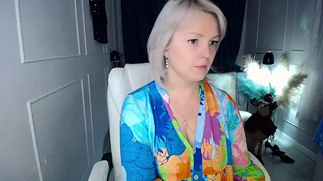 Juarnea online show from 01/12/26, 01:27