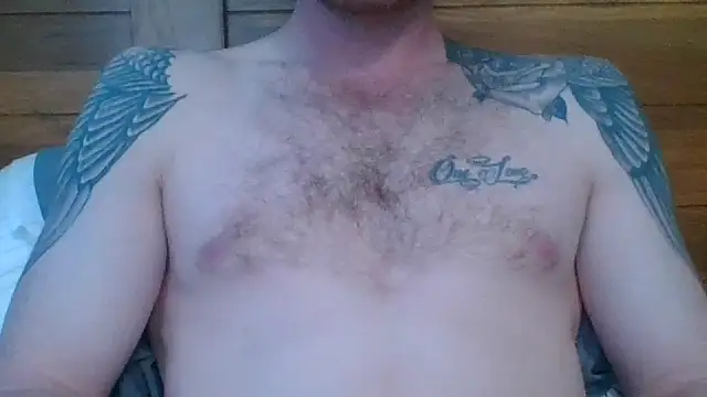 Snapshot of Theo-rose10 chatting on 10/05/25, 10:51 Theo-rose10 online show from 10/05/25, 10:51