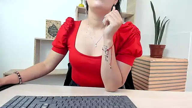 merlinaadams  online show from 10/03/25, 04:37