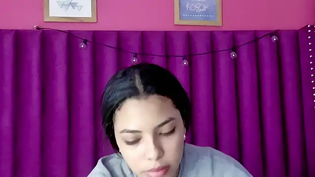 littleebonny online show from 12/22/25, 12:35